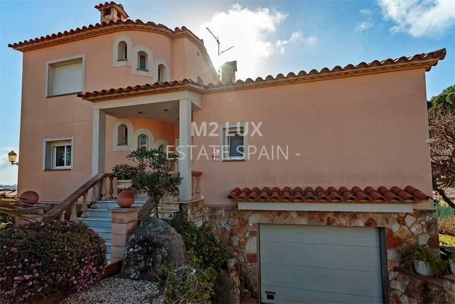 Вилла в Сан-Фелиу-де-Гишольс 313 м2 №VL21226F75AE  - Продажа - 4 large