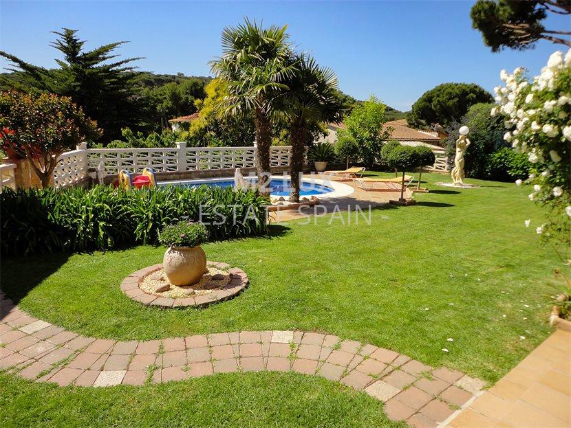 Вилла в Сан-Фелиу-де-Гишольс 313 м2 №VL21226F75AE  - Продажа - 49 large