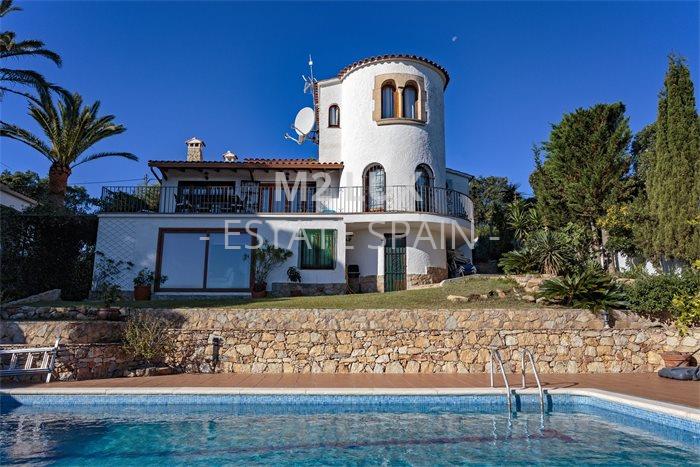 Дом в Кастель-Пладжа-де-Аро 219 м2 №VL231111C7BAF  - Продажа - 1 preview