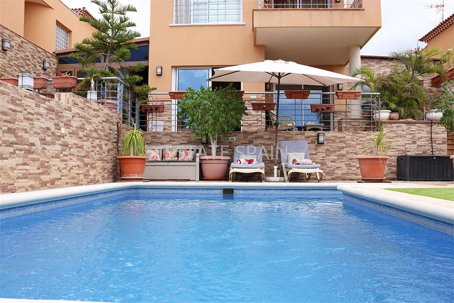 Вилла в Пуэрто-де-Сантьяго 300 м2 №VL1987A15A6  - Продажа - 1 large