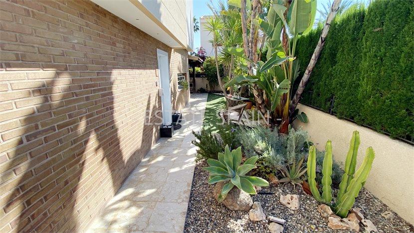 Шале в Эль-Кампельо 417 м2 №BL211197773F  - Продажа - 17 preview