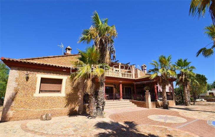 Сельский дом в Рохалесе 500 м2 №VL2524D1AF9  - Продажа - 1 preview