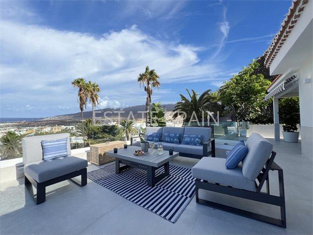 Вилла в Коста-Адехе 350 м2 №VL25121683076  - Продажа - 1 preview