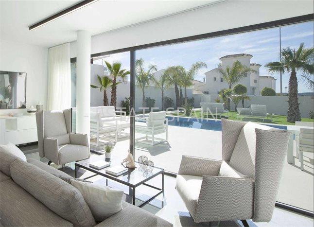 Вилла в Сьюдад-Кесада 158 м2 №VL195160C68F  - Продажа - 2 preview