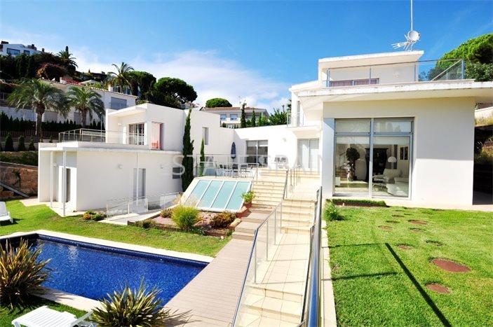 Вилла в Ллорет-де-Маре 280 м2 №VL1912183545  - Продажа - 2 preview