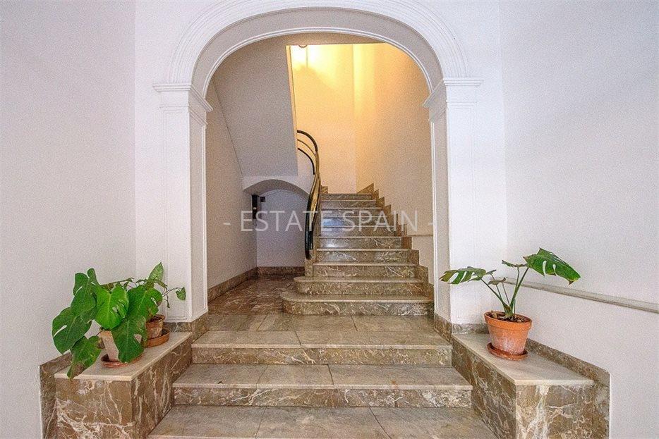 Нежилое здание в Пальма-де-Майорка 745 м2 №COM23105BE551  - Продажа - 1 large