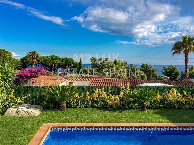 Дом в Ллорет-де-Маре 224 м2 №VL19410FBE67  - Продажа - 1 preview