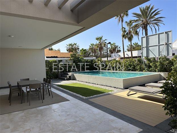 Вилла в Плайя-де-Лас-Америкас 254 м2 №VL2633E8B8F  - Продажа - 4 preview