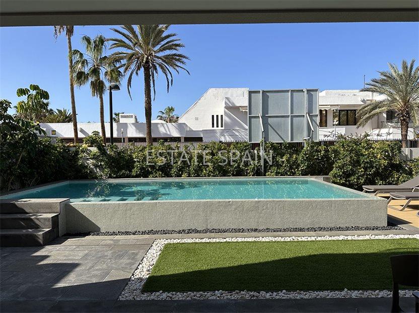 Вилла в Плайя-де-Лас-Америкас 254 м2 №VL2633E8B8F  - Продажа - 3 large