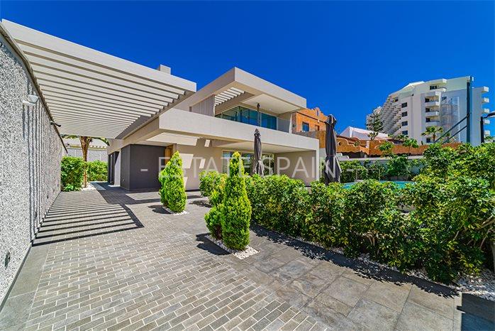 Вилла в Плайя-де-Лас-Америкас 254 м2 №VL2633E8B8F  - Продажа - 2 preview