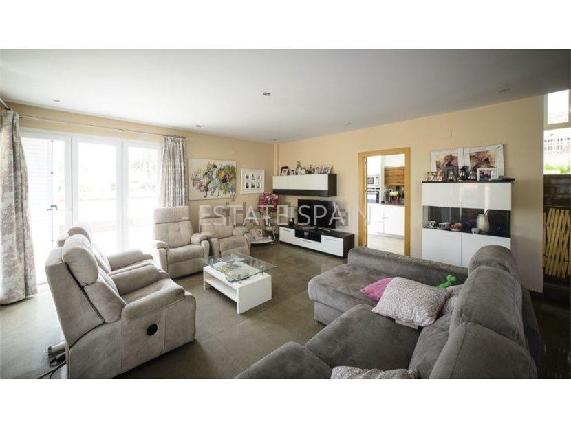 Вилла в Ла-Зения 677 м2 №VL21211C8DD0  - Продажа - 5 large