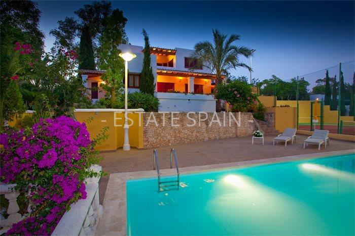 Вилла в Сан-Рафаэль 200 м2 №VL171212B3CE  - Продажа - 1 preview