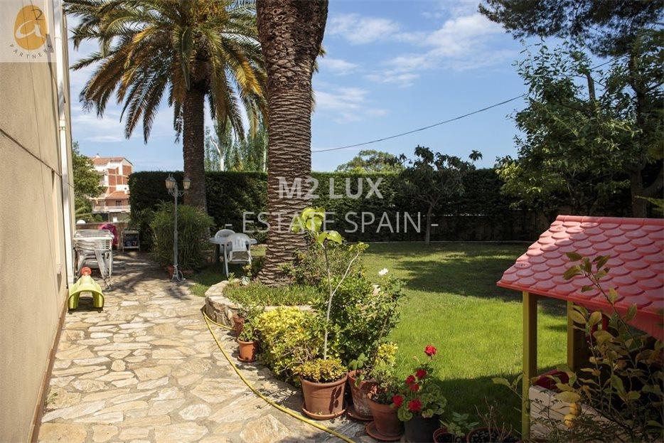 Квартира в Сан-Фелиу-де-Гишольс 68 м2 №CBRK3115  - Продажа - 1 large