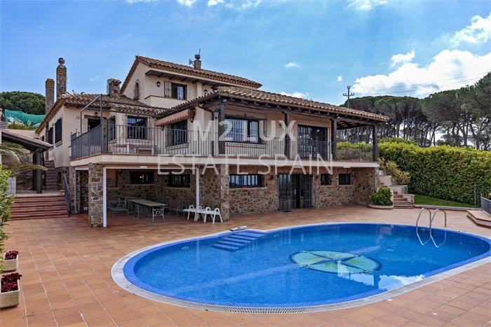 Вилла в Сан-Фелиу-де-Гишольс 689 м2 №VL20728B7234  - Продажа - 1 preview