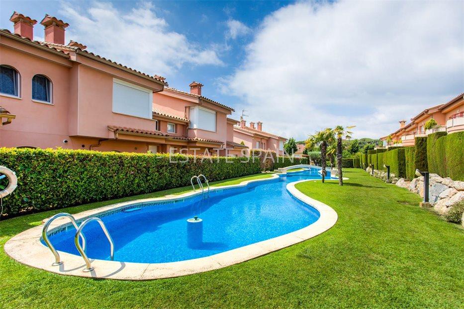 Таунхаус в Плайя-де-Аро 214 м2 №BL20857E8E6  - Продажа - 3 large