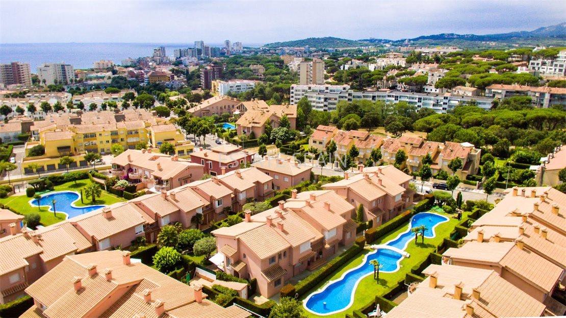 Таунхаус в Плайя-де-Аро 214 м2 №BL20857E8E6  - Продажа - 6 large