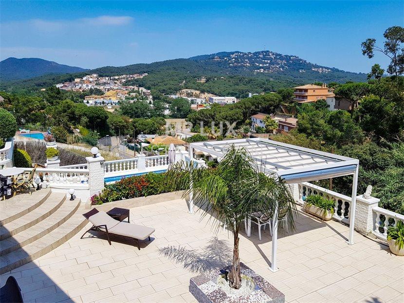 Вилла в Ллорет-де-Маре 224 м2 №VL1911189E988  - Продажа - 2 large