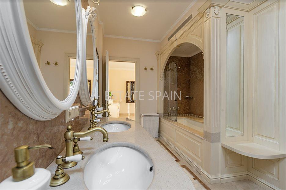 Вилла в Кальвия 520 м2 №VL21628D08D8  - Продажа - 23 large