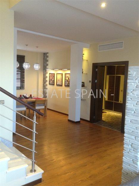 Дом в Эльвирии 258 м2 №VL19926830F3  - Продажа - 24 large