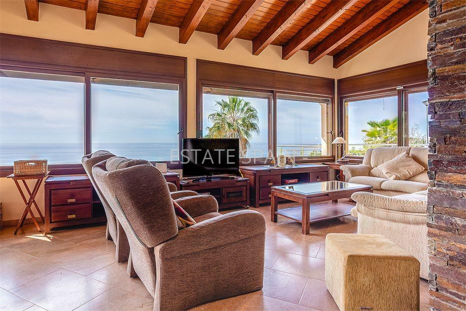 Особняк в Ллорет-де-Маре 258 м2 №VL234212A9A3  - Продажа - 4 large