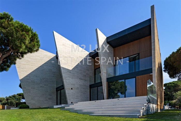 Вилла в Сан-Фелиу-де-Гишольс 651 м2 №VL207308BDDD  - Продажа - 1 preview