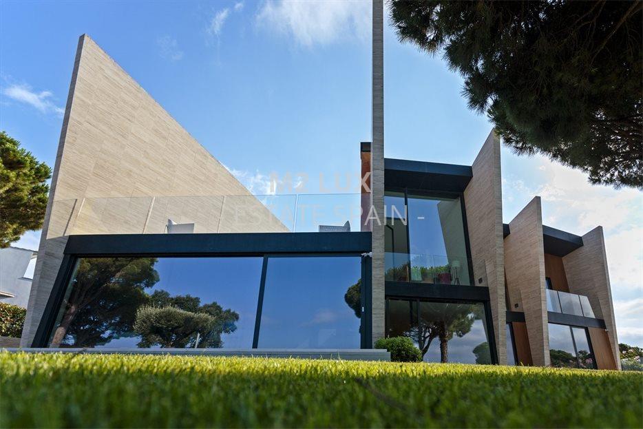 Вилла в Сан-Фелиу-де-Гишольс 651 м2 №VL207308BDDD  - Продажа - 70 large