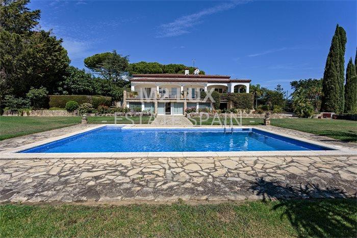 Вилла в Сан-Фелиу-де-Гишольс 538 м2 №VL24912DE96F  - Продажа - 22 preview