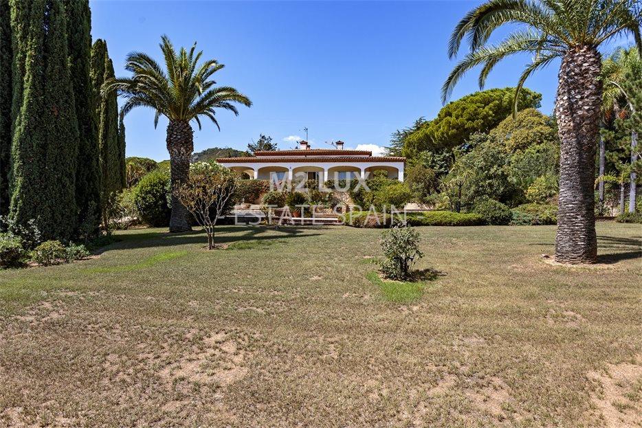 Вилла в Сан-Фелиу-де-Гишольс 538 м2 №VL24912DE96F  - Продажа - 69 large