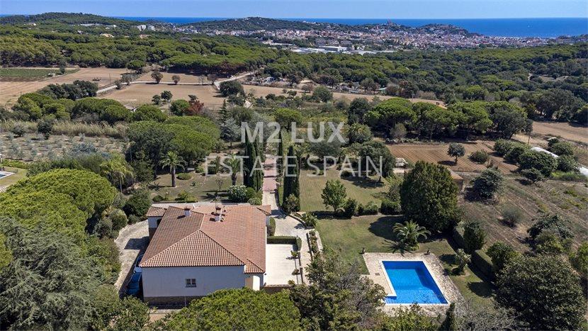 Вилла в Сан-Фелиу-де-Гишольс 538 м2 №VL24912DE96F  - Продажа - 3 preview