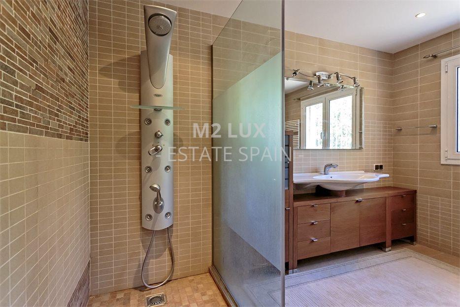 Вилла в Сан-Фелиу-де-Гишольс 538 м2 №VL24912DE96F  - Продажа - 51 large