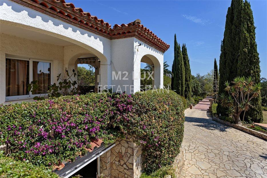 Вилла в Сан-Фелиу-де-Гишольс 538 м2 №VL24912DE96F  - Продажа - 27 large