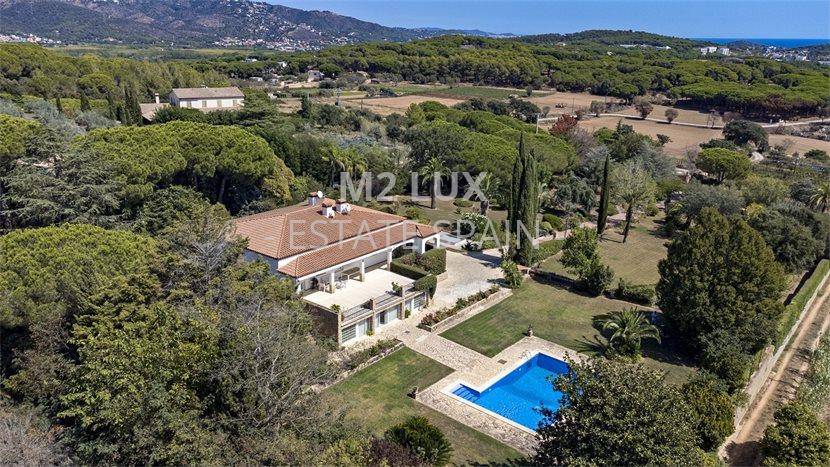 Вилла в Сан-Фелиу-де-Гишольс 538 м2 №VL24912DE96F  - Продажа - 4 preview