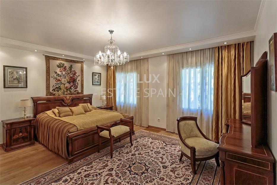 Вилла в Сан-Фелиу-де-Гишольс 538 м2 №VL24912DE96F  - Продажа - 45 large