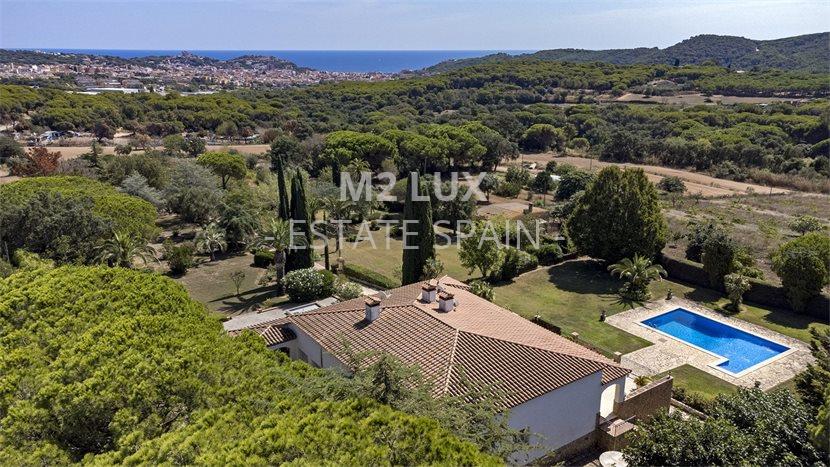 Вилла в Сан-Фелиу-де-Гишольс 538 м2 №VL24912DE96F  - Продажа - 2 preview