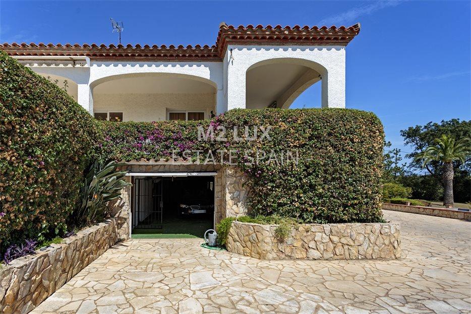 Вилла в Сан-Фелиу-де-Гишольс 538 м2 №VL24912DE96F  - Продажа - 16 large