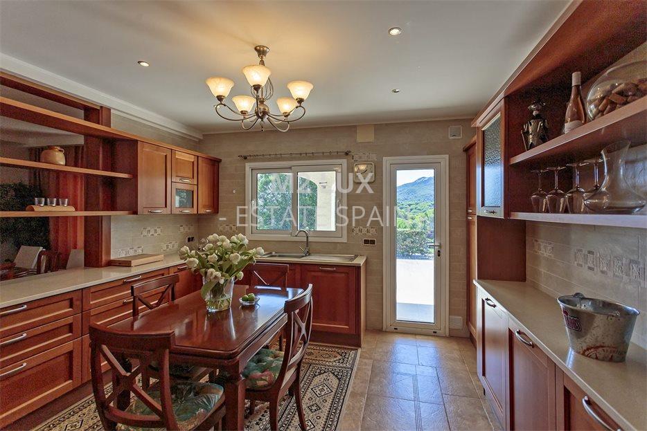 Вилла в Сан-Фелиу-де-Гишольс 538 м2 №VL24912DE96F  - Продажа - 36 large