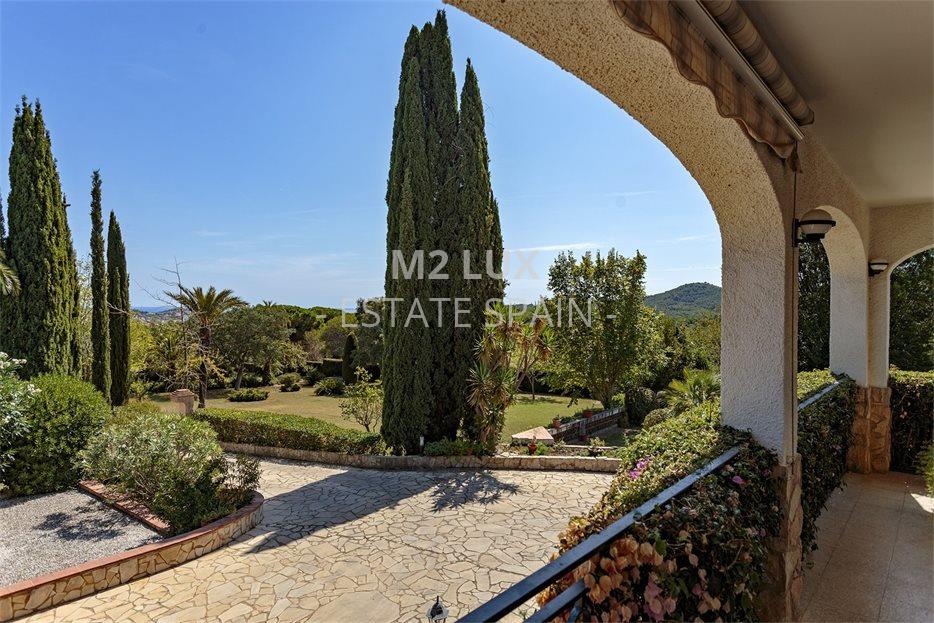 Вилла в Сан-Фелиу-де-Гишольс 538 м2 №VL24912DE96F  - Продажа - 29 large