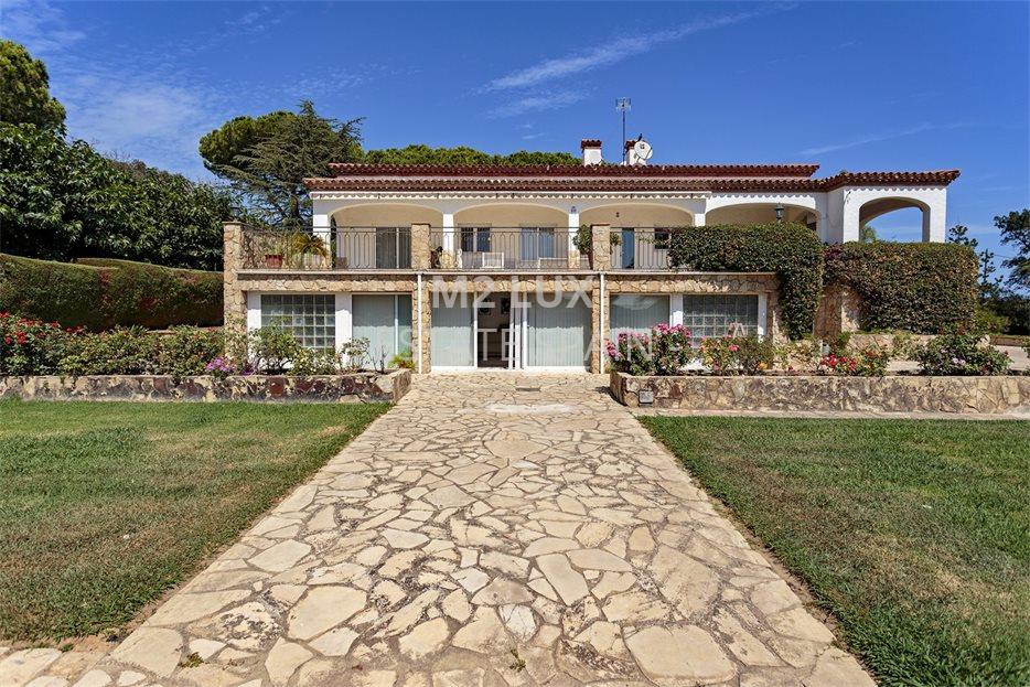 Вилла в Сан-Фелиу-де-Гишольс 538 м2 №VL24912DE96F  - Продажа - 26 large