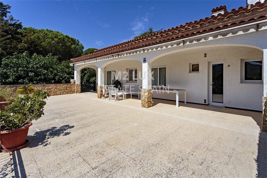 Вилла в Сан-Фелиу-де-Гишольс 538 м2 №VL24912DE96F  - Продажа - 44 large