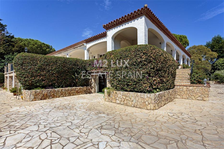 Вилла в Сан-Фелиу-де-Гишольс 538 м2 №VL24912DE96F  - Продажа - 15 large