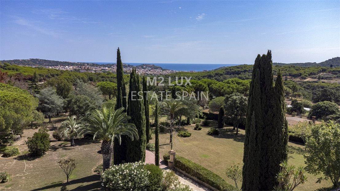 Вилла в Сан-Фелиу-де-Гишольс 538 м2 №VL24912DE96F  - Продажа - 64 large