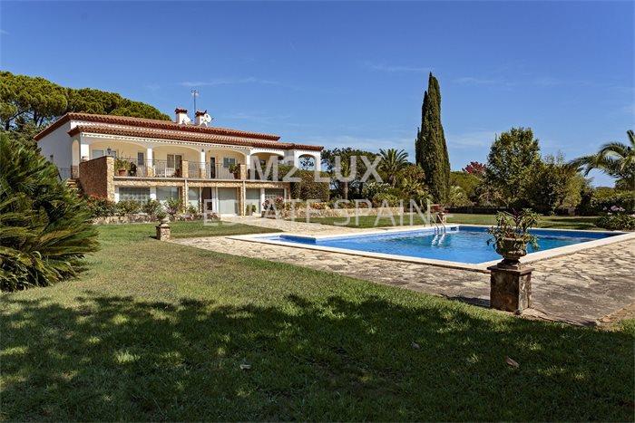 Вилла в Сан-Фелиу-де-Гишольс 538 м2 №VL24912DE96F  - Продажа - 23 preview