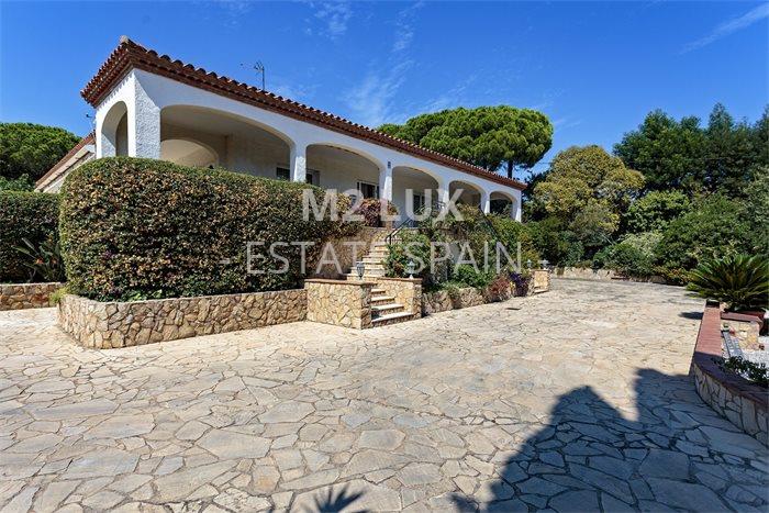 Вилла в Сан-Фелиу-де-Гишольс 538 м2 №VL24912DE96F  - Продажа - 11 preview