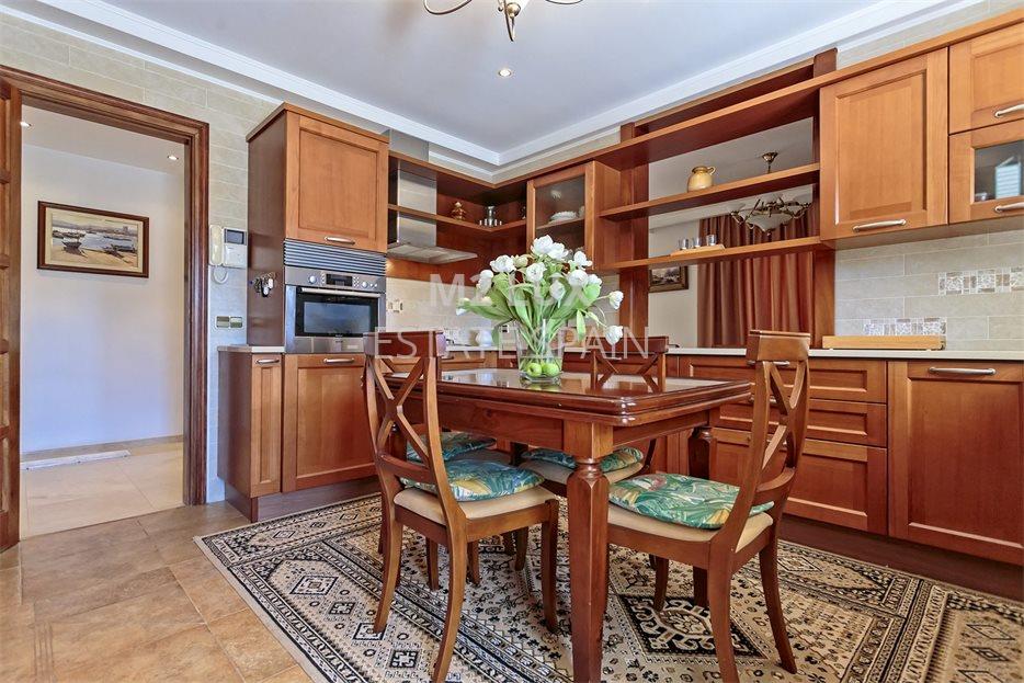 Вилла в Сан-Фелиу-де-Гишольс 538 м2 №VL24912DE96F  - Продажа - 38 large