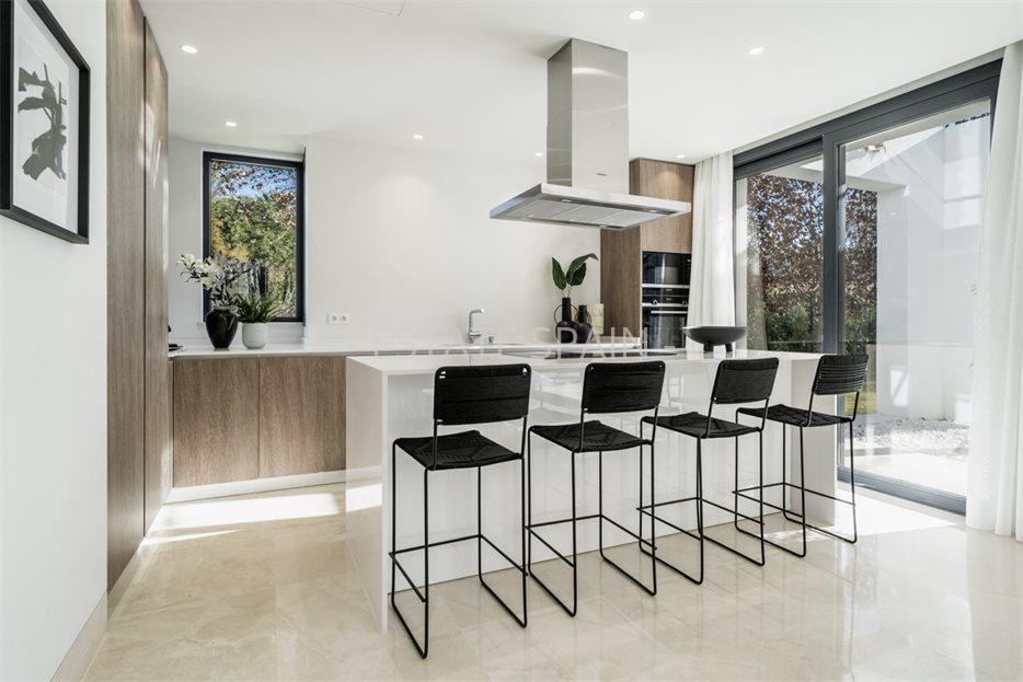 Вилла в Эстепоне 329 м2 №VL24365B3C8  - Продажа - 8 large