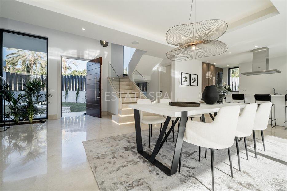 Вилла в Эстепоне 329 м2 №VL24365B3C8  - Продажа - 17 large