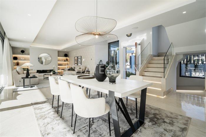 Вилла в Эстепоне 329 м2 №VL24365B3C8  - Продажа - 2 preview