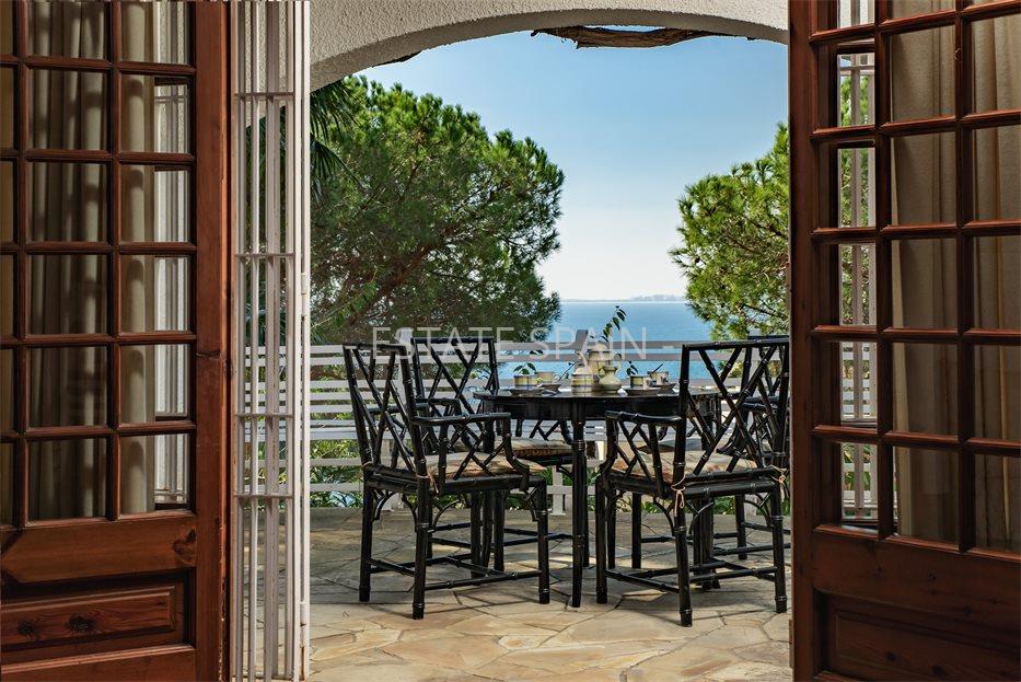 Особняк в Ллорет-де-Маре 221 м2 №VL23619D3695  - Продажа - 1 large