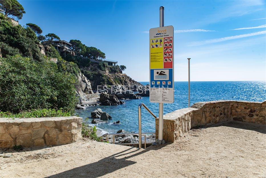 Особняк в Ллорет-де-Маре 221 м2 №VL23619D3695  - Продажа - 59 large