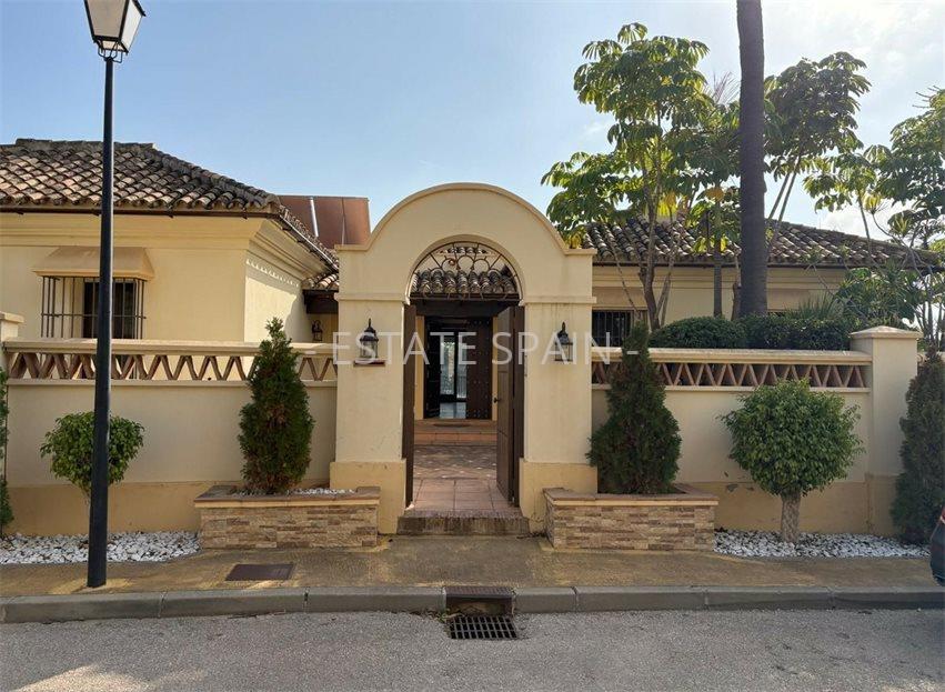 Вилла в Эль-Параисо 450 м2 №VL241174535B  - Продажа - 1 large